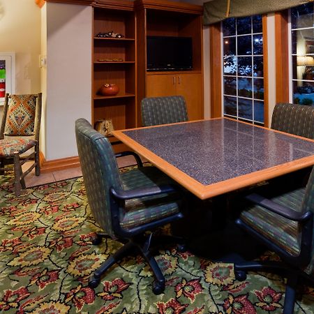 Wyndham Garden Anchorage Airport Hotel Bagian luar foto