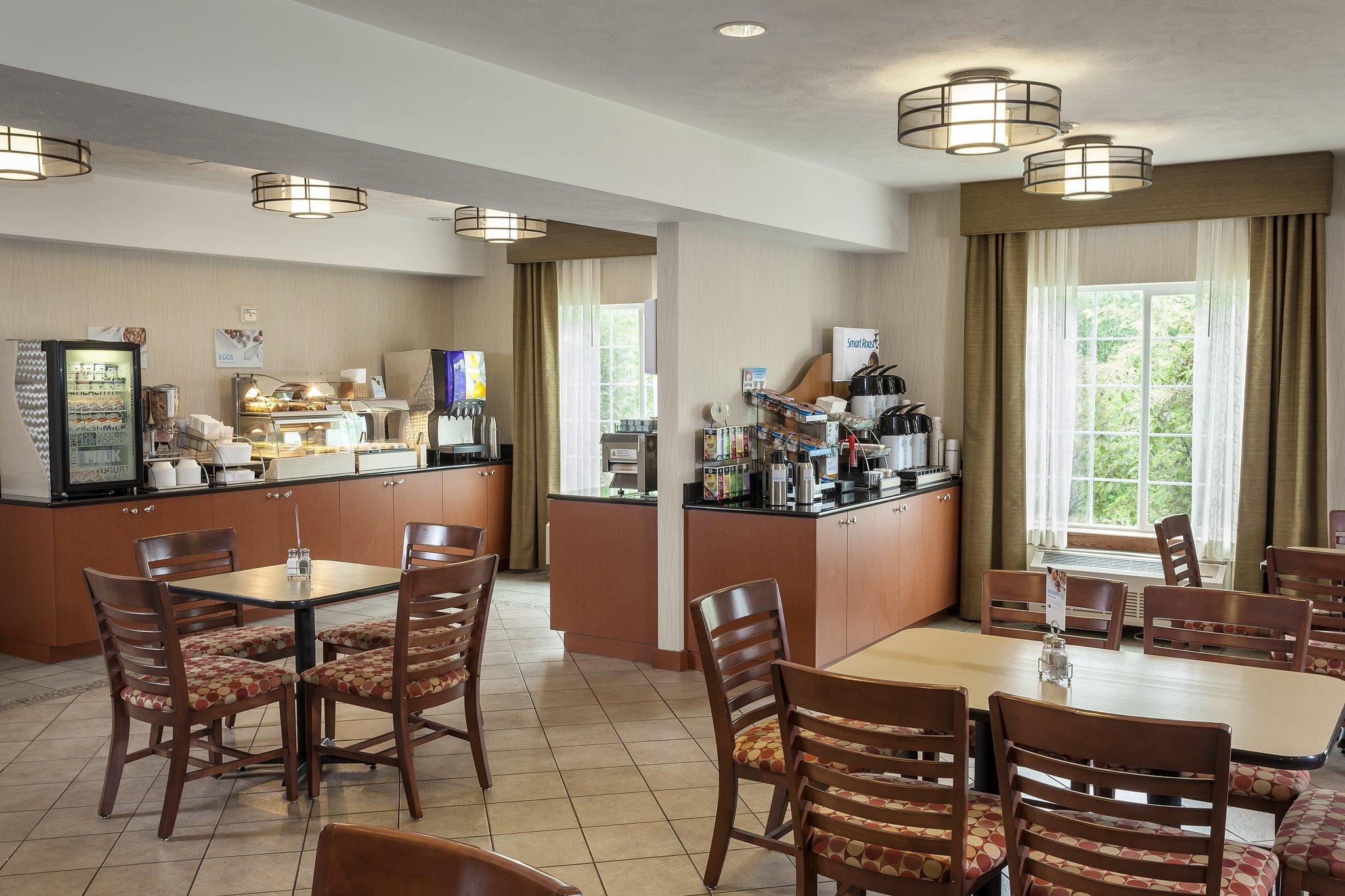 Wyndham Garden Anchorage Airport Hotel Bagian luar foto