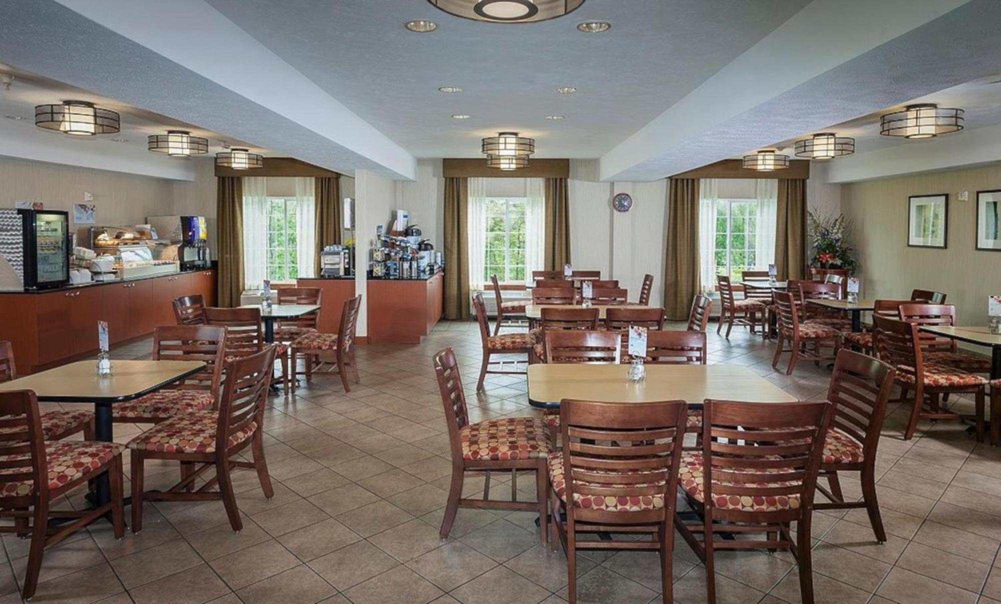 Wyndham Garden Anchorage Airport Hotel Bagian luar foto