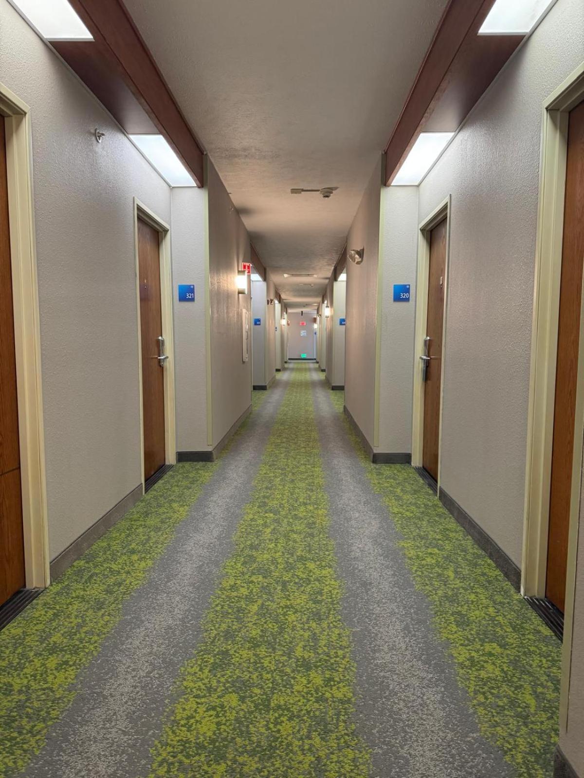Wyndham Garden Anchorage Airport Hotel Bagian luar foto