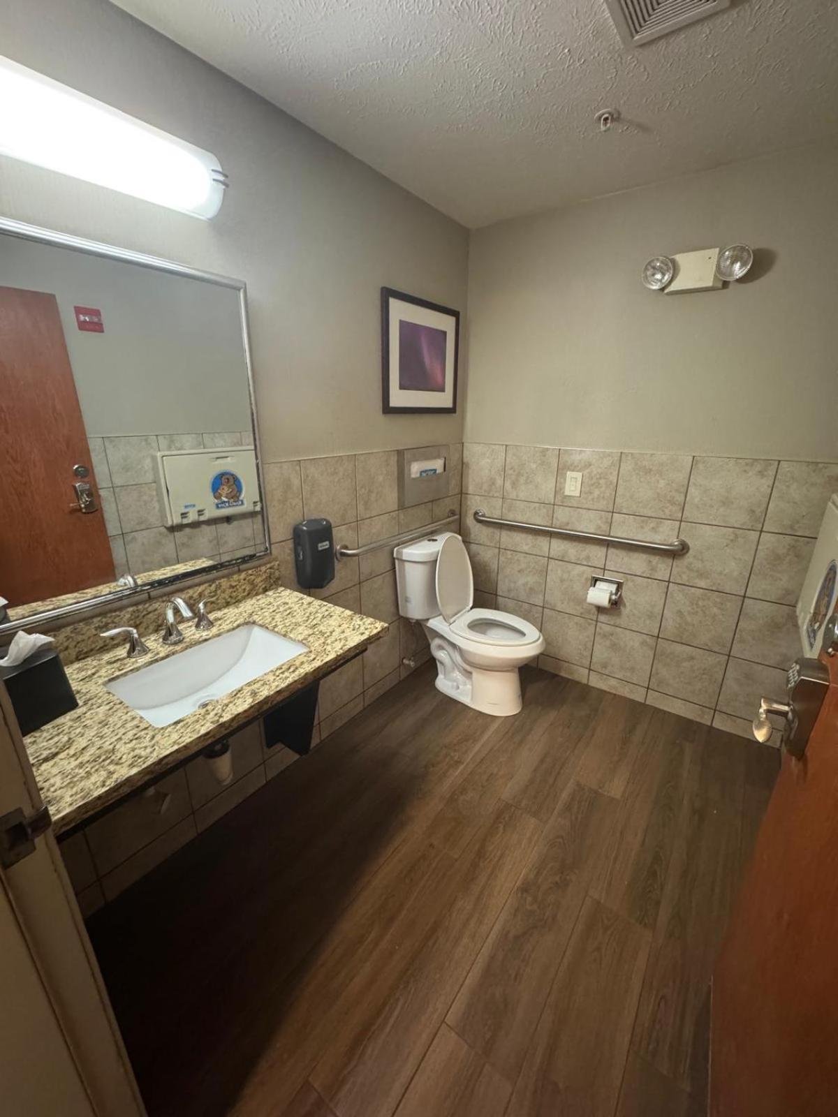 Wyndham Garden Anchorage Airport Hotel Bagian luar foto