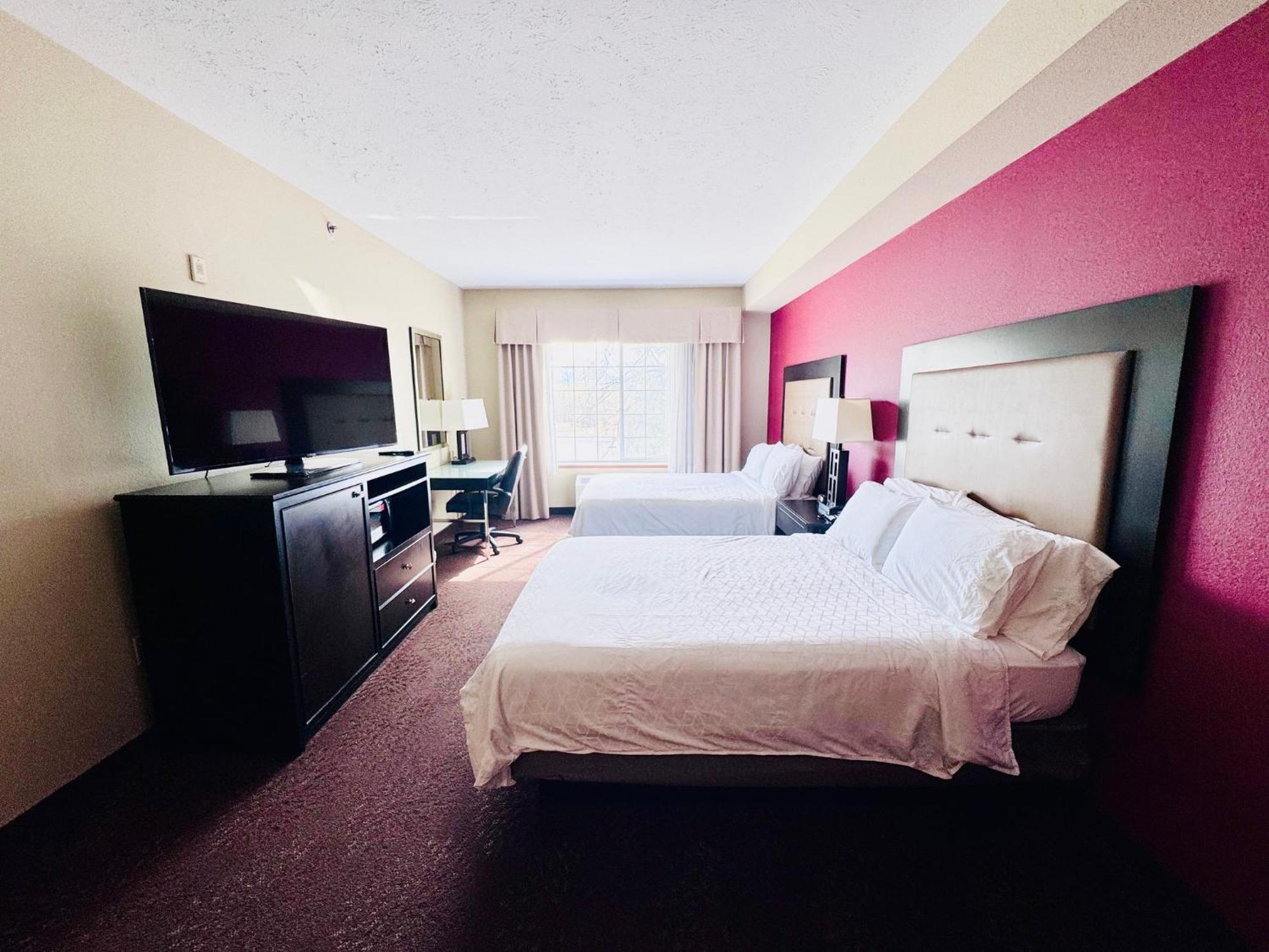 Wyndham Garden Anchorage Airport Hotel Bagian luar foto