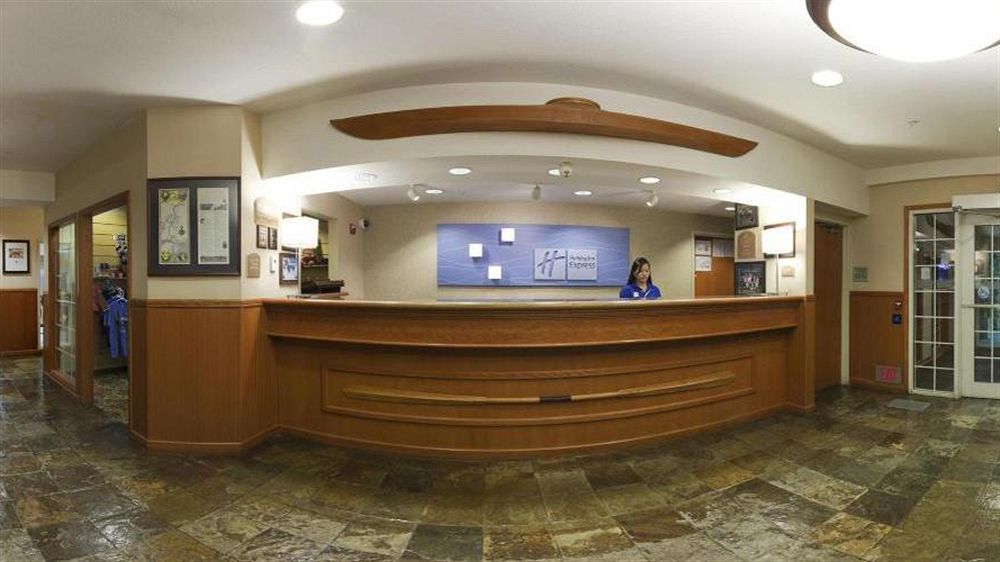 Wyndham Garden Anchorage Airport Hotel Bagian luar foto